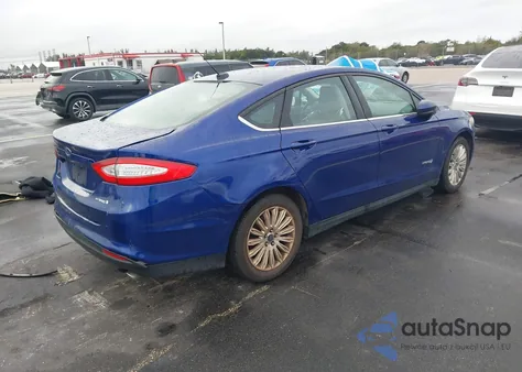 2016 Ford Fusion Hybrid S z USA, uszkodzony, nr VIN 3FA6P0UU8GR269673